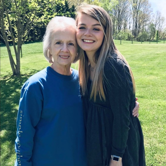 Meet your Posher, Lauren - Picture 1 of 1